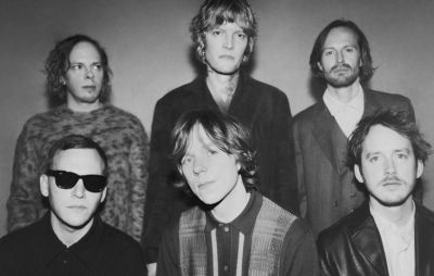 CAGE THE ELEPHANT (photo)