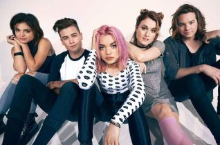 HEY VIOLET (photo)