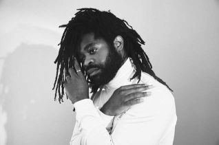 R.LUM.R (photo)