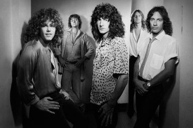 REO SPEEDWAGON (photo)